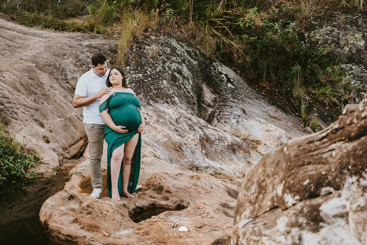 book gestante, gestante, gravida, gravidez, ensaio gestante,  vila velha, vitoria, Minas Gerais, Cachoeira Cambota, parto, bebê, ensaio no final de tarde, ensaio gestante na cachoeira, ensaio gestante gordinha