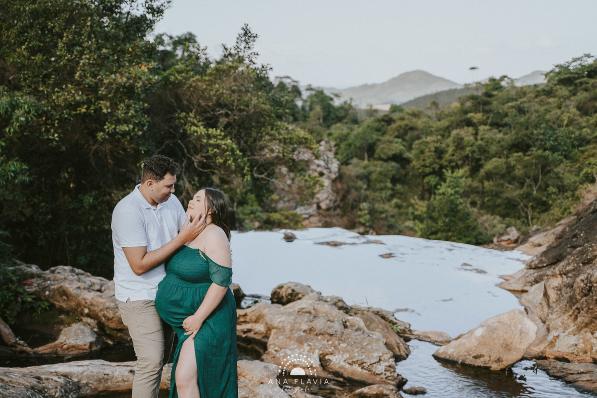 book gestante, gestante, gravida, gravidez, ensaio gestante,  vila velha, vitoria, Minas Gerais, Cachoeira Cambota, parto, bebê, ensaio no final de tarde, ensaio gestante na cachoeira, ensaio gestante gordinha