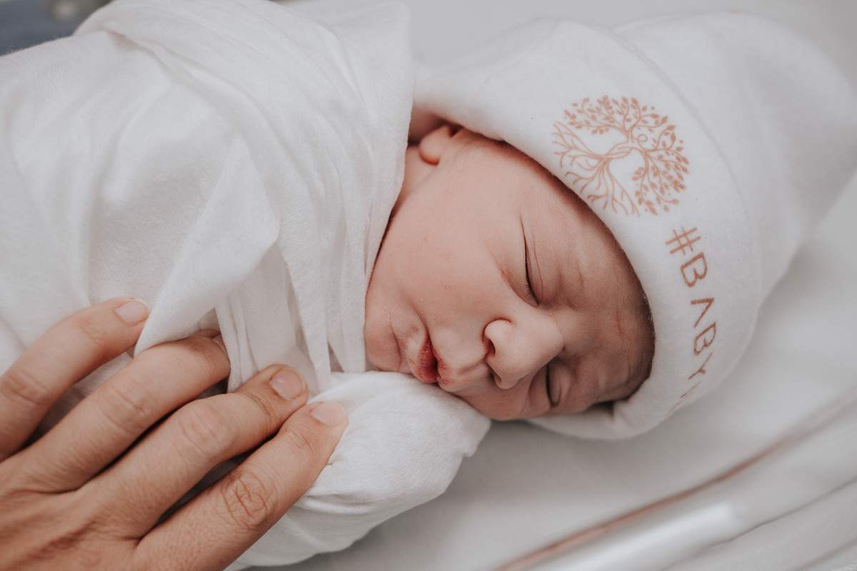 Fotografia de parto Cesária, Filme de parto, nascimento, humanização, vídeo de cesaria, cesariana humanizada, foto de parto Cesaria, parto humanizado, grande vitória, Hospital Praia da Costa, parto Cesária, Cesária, dr Rafael angelo Avançar Clínica Médica