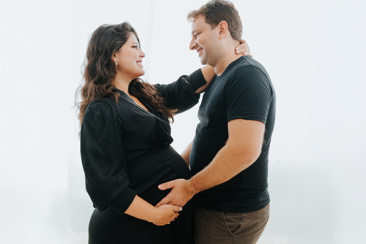 book gestante, gestante, gravida, gravidez, maternidade, ensaio gestante,  vila velha, vitoria,  parto, bebê, praia de ensaio em casa, ensaio nublado, ensaio com vento, ensaio gestante em casa, ensaio gestante 
