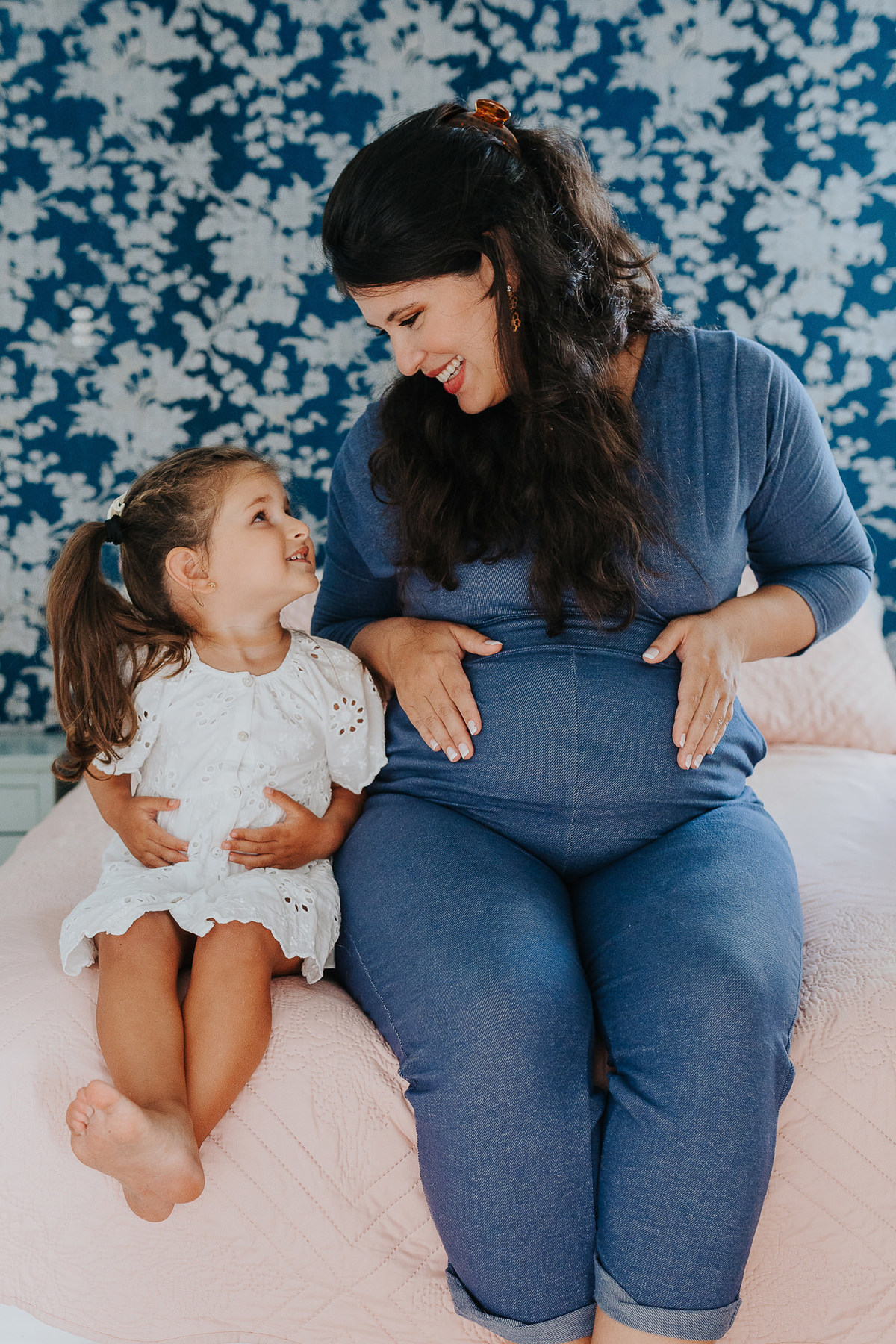 book gestante, gestante, gravida, gravidez, maternidade, ensaio gestante,  vila velha, vitoria,  parto, bebê, praia de ensaio em casa, ensaio nublado, ensaio com vento, ensaio gestante em casa, ensaio gestante 
