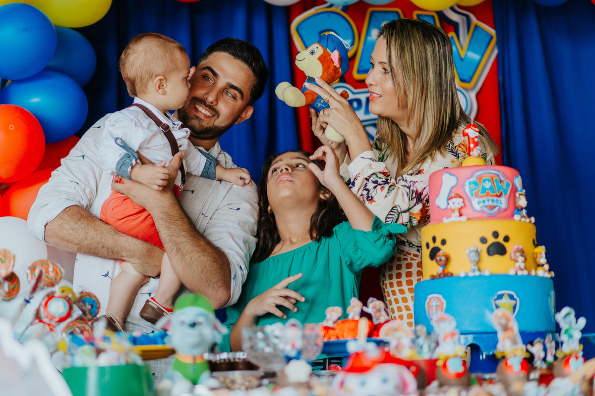 fotografia de aniversário Arthur, festa infantil Vila Velha, fotógrafa de festas, fotos espontâneas de crianças, Patrulha Canina, fotógrafo de eventos ES, festa com piscina, fotografia afetiva infantil, registro documental de festa