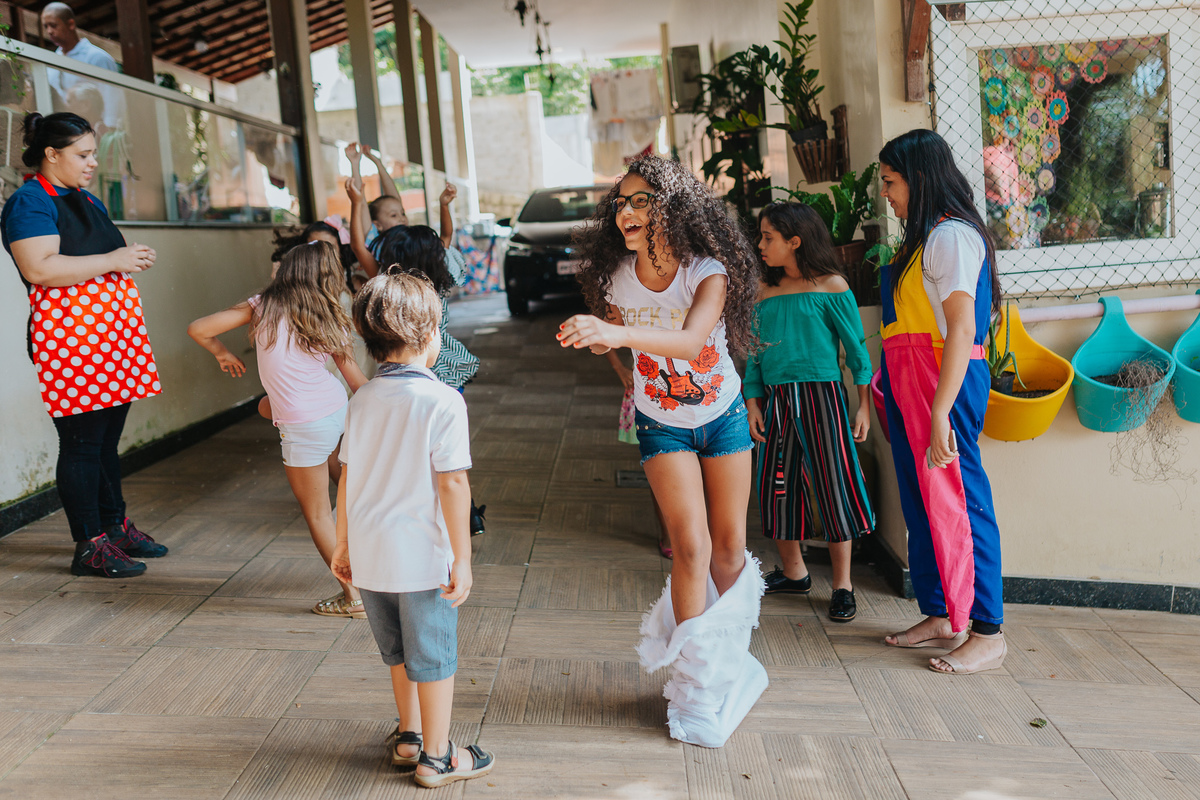fotografia de aniversário Arthur, festa infantil Vila Velha, fotógrafa de festas, fotos espontâneas de crianças, Patrulha Canina, fotógrafo de eventos ES, festa com piscina, fotografia afetiva infantil, registro documental de festa