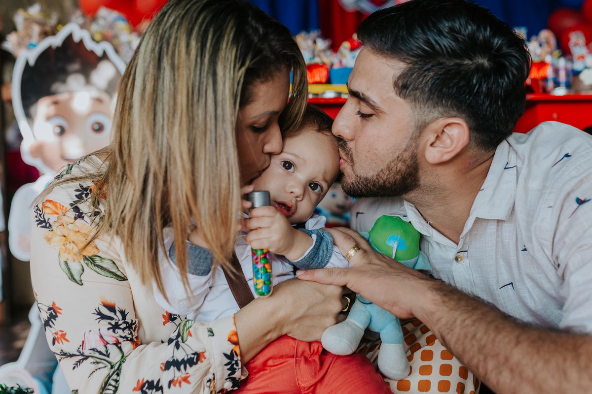 fotografia de aniversário Arthur, festa infantil Vila Velha, fotógrafa de festas, fotos espontâneas de crianças, Patrulha Canina, fotógrafo de eventos ES, festa com piscina, fotografia afetiva infantil, registro documental de festa