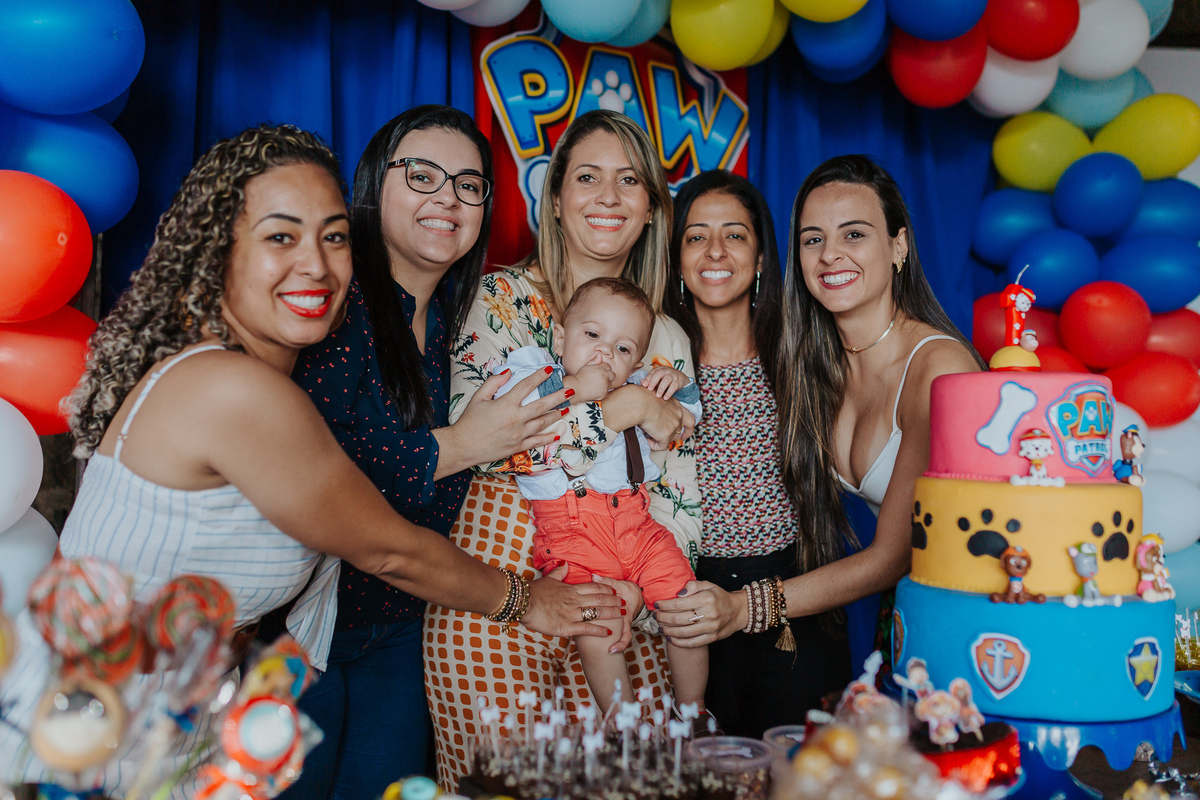 fotografia de aniversário Arthur, festa infantil Vila Velha, fotógrafa de festas, fotos espontâneas de crianças, Patrulha Canina, fotógrafo de eventos ES, festa com piscina, fotografia afetiva infantil, registro documental de festa