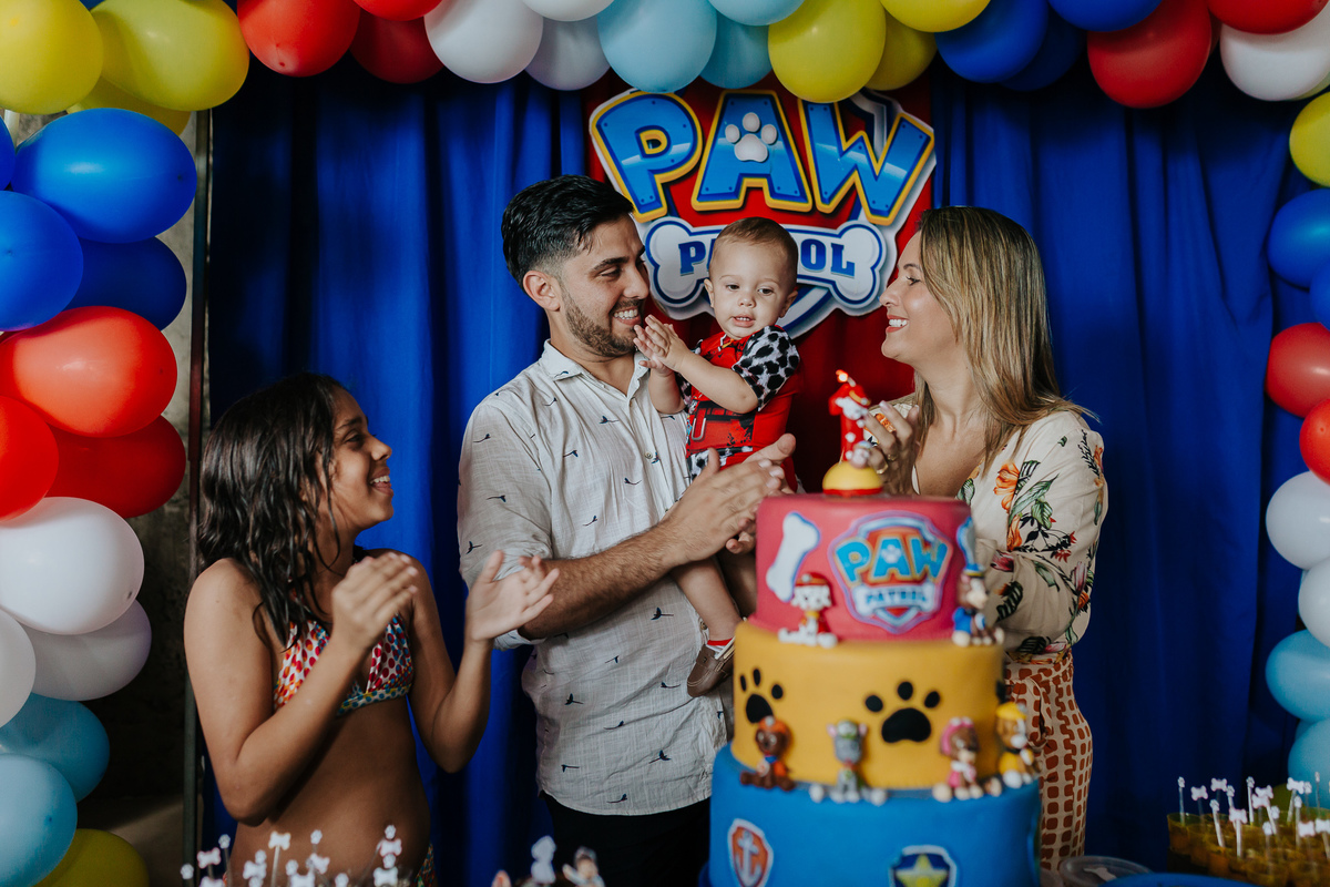 fotografia de aniversário Arthur, festa infantil Vila Velha, fotógrafa de festas, fotos espontâneas de crianças, Patrulha Canina, fotógrafo de eventos ES, festa com piscina, fotografia afetiva infantil, registro documental de festa