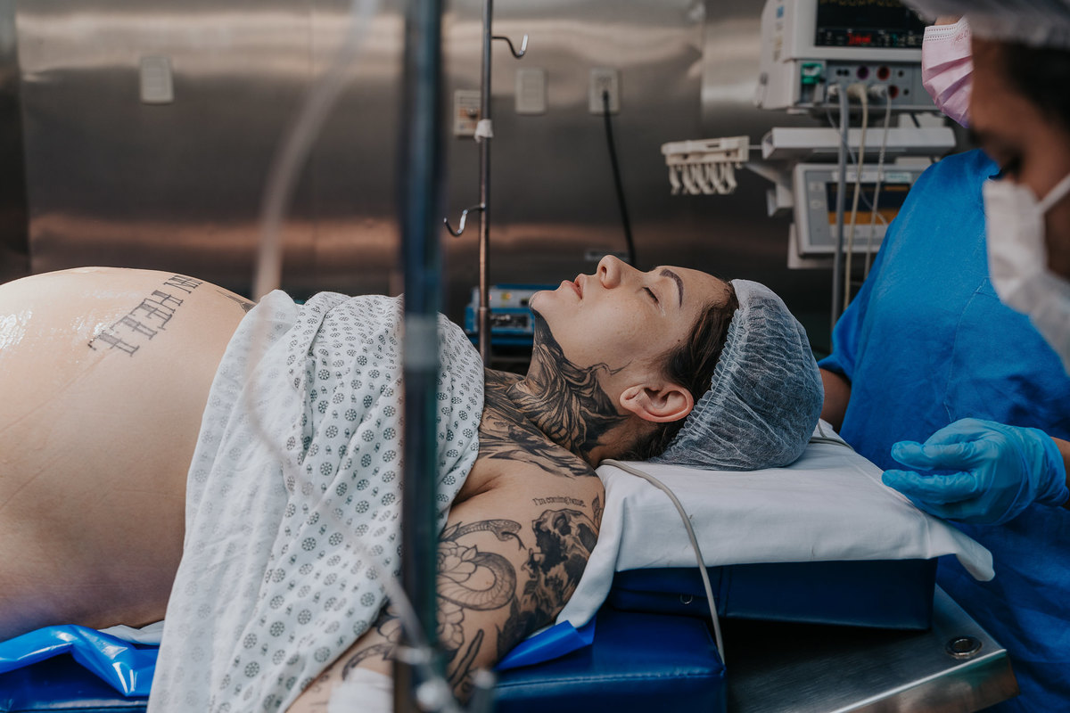 Fotografia de parto Cesária, Filme de parto, nascimento, humanização, vídeo de cesaria, cesariana humanizada, foto de parto Cesaria, parto humanizado, grande vitória, Vitoria Apart Hospital, parto Cesária, Cesária, dr frederico 