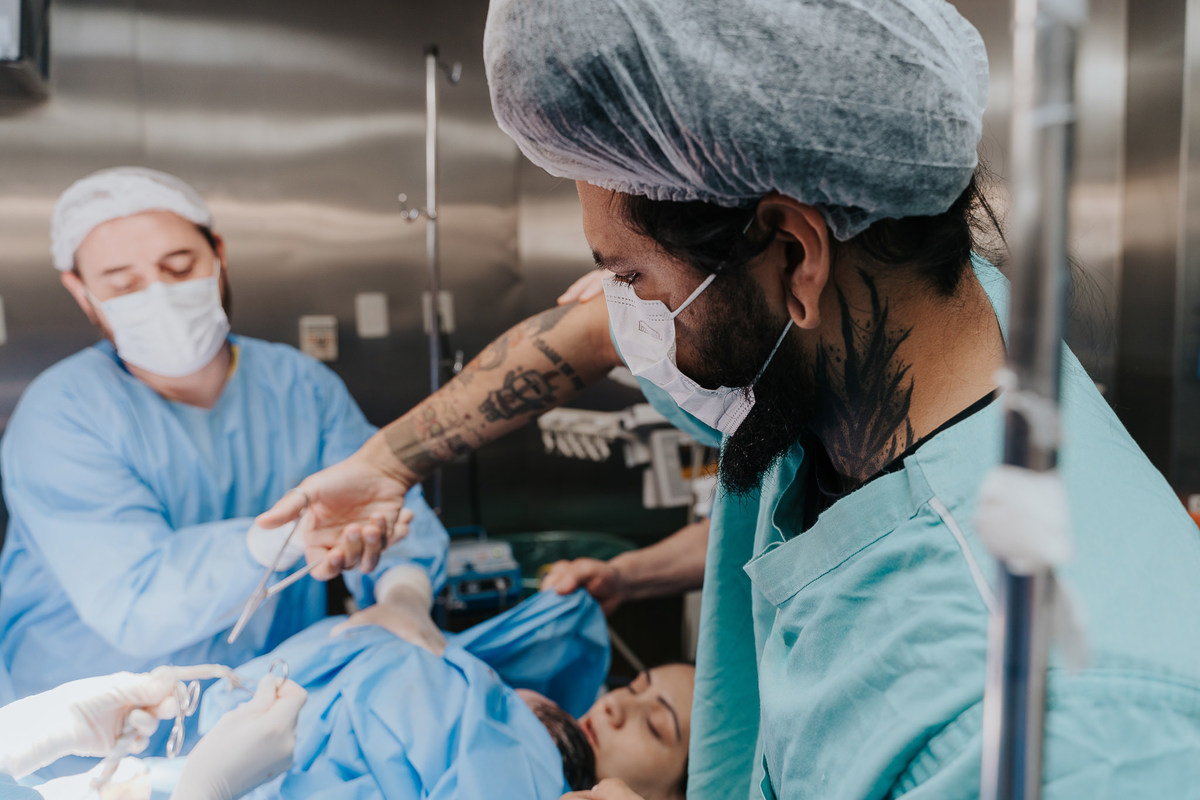 Fotografia de parto Cesária, Filme de parto, nascimento, humanização, vídeo de cesaria, cesariana humanizada, foto de parto Cesaria, parto humanizado, grande vitória, Vitoria Apart Hospital, parto Cesária, Cesária, dr frederico 