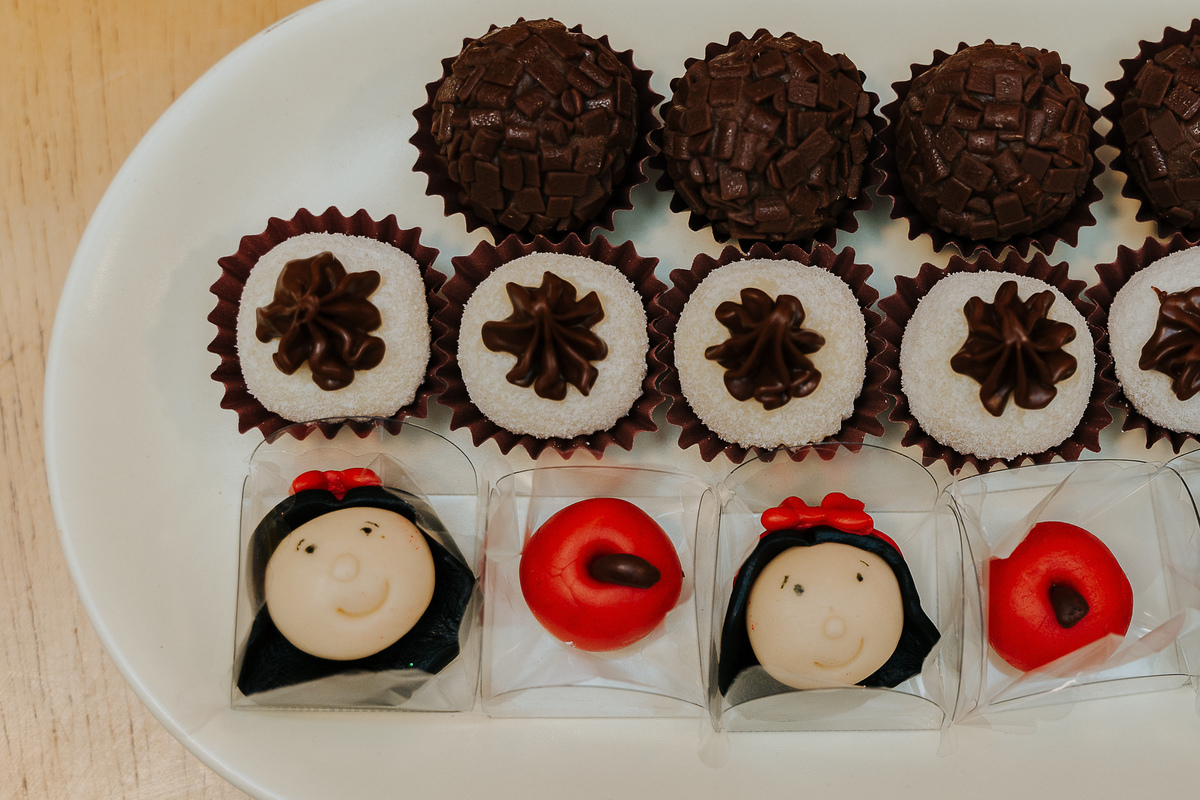 fotografia de aniversário ana clara, festa infantil Vila Velha, fotógrafa de festas, fotos espontâneas de crianças, Patrulha Canina, fotógrafo de eventos ES, festa com piscina, fotografia afetiva infantil, registro documental de festa, Vitoria es