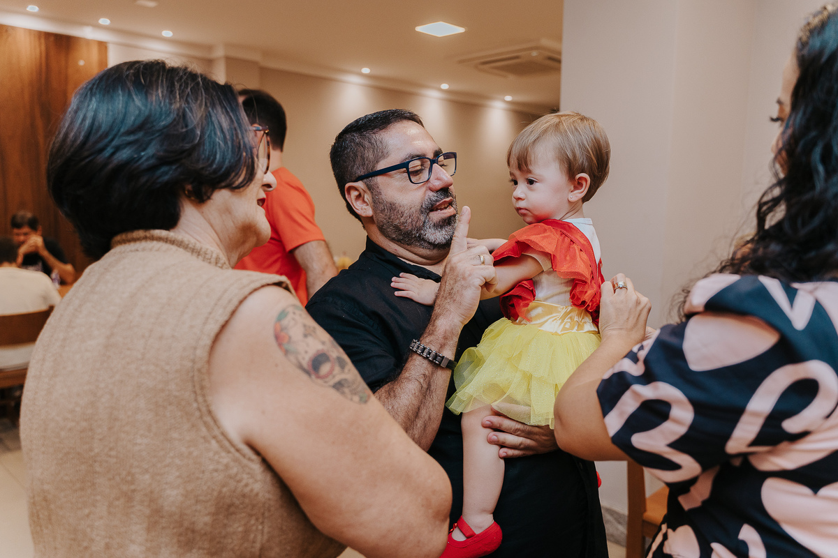 fotografia de aniversário ana clara, festa infantil Vila Velha, fotógrafa de festas, fotos espontâneas de crianças, Patrulha Canina, fotógrafo de eventos ES, festa com piscina, fotografia afetiva infantil, registro documental de festa, Vitoria es