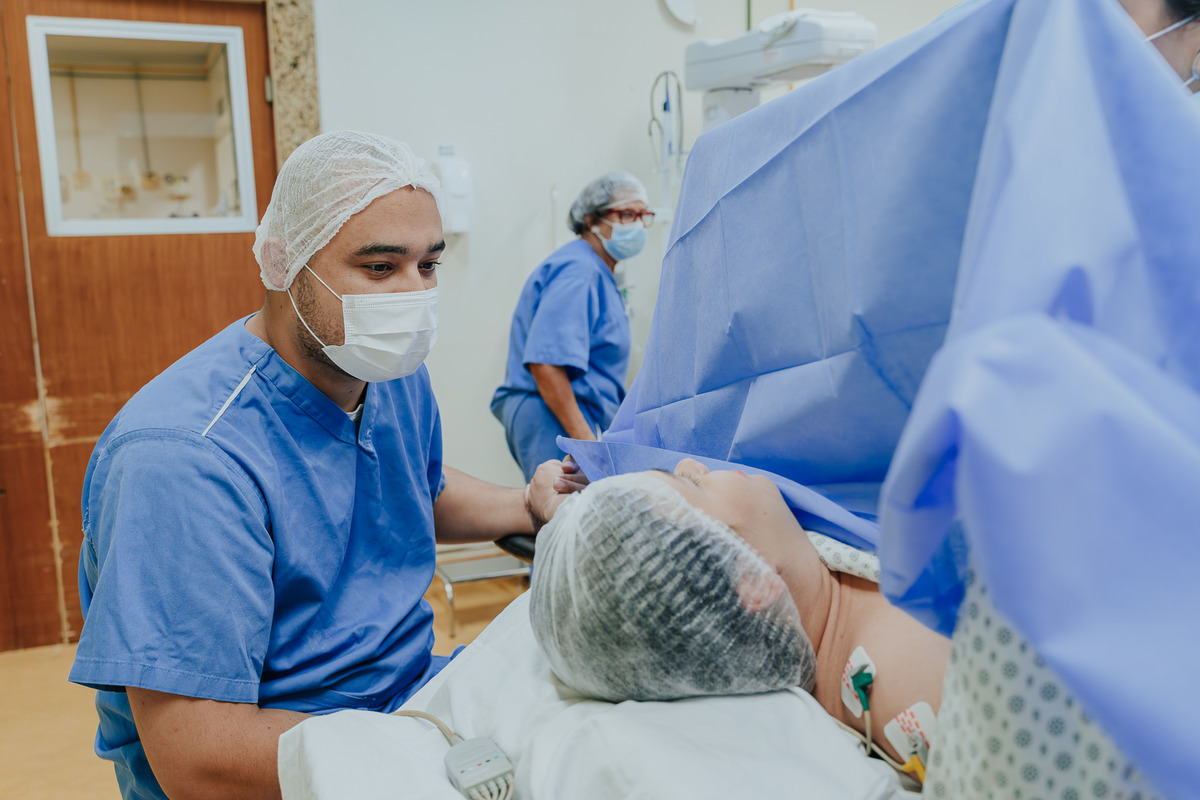 Fotografia de parto Cesária, Filme de parto, nascimento, humanização, vídeo de cesaria, cesariana humanizada, foto de parto Cesaria, parto humanizado, grande vitória, Vitoria Apart Hospital, parto Cesária, Cesária, dr frederico promatre