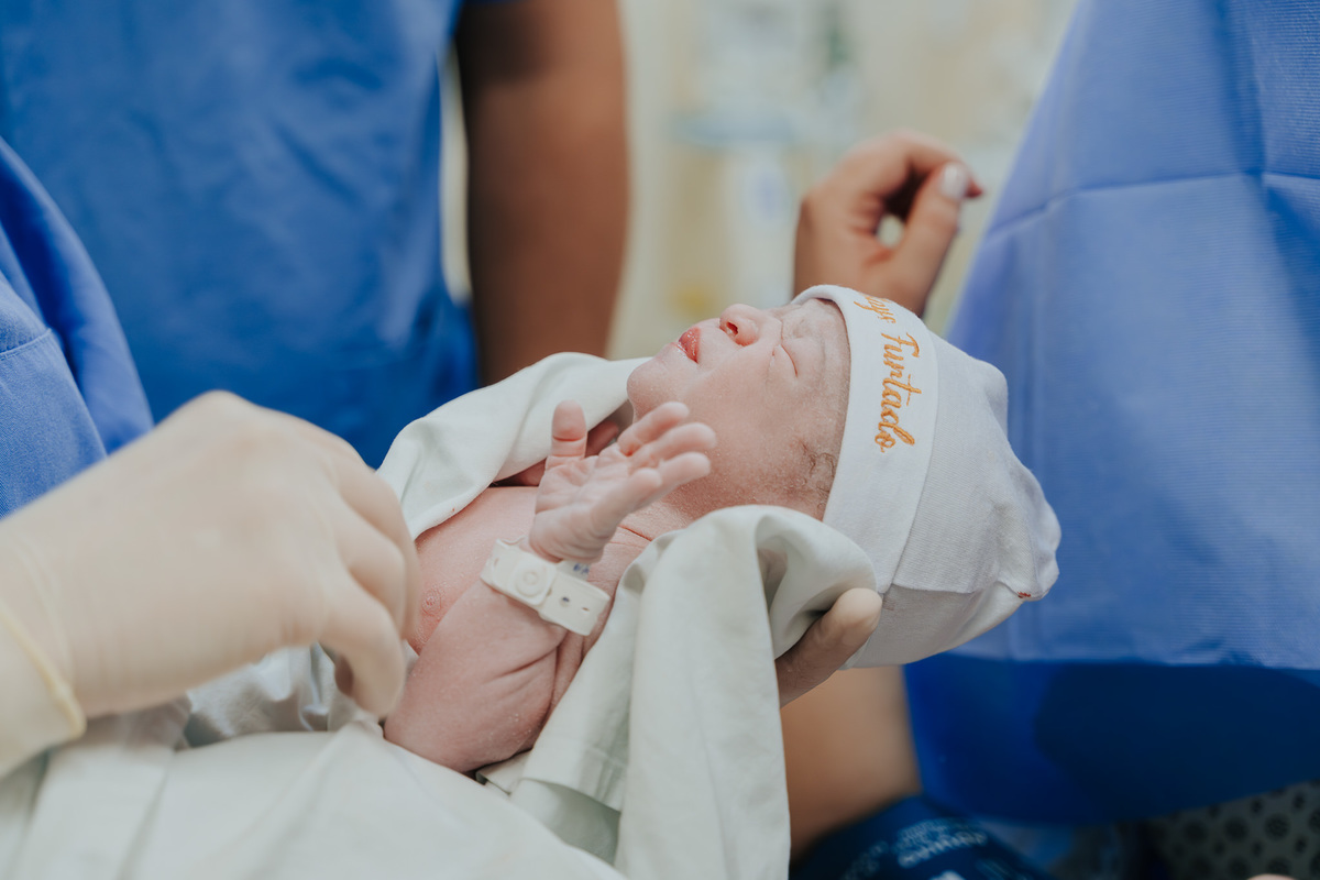 Fotografia de parto Cesária, Filme de parto, nascimento, humanização, vídeo de cesaria, cesariana humanizada, foto de parto Cesaria, parto humanizado, grande vitória, Vitoria Apart Hospital, parto Cesária, Cesária, dr frederico promatre