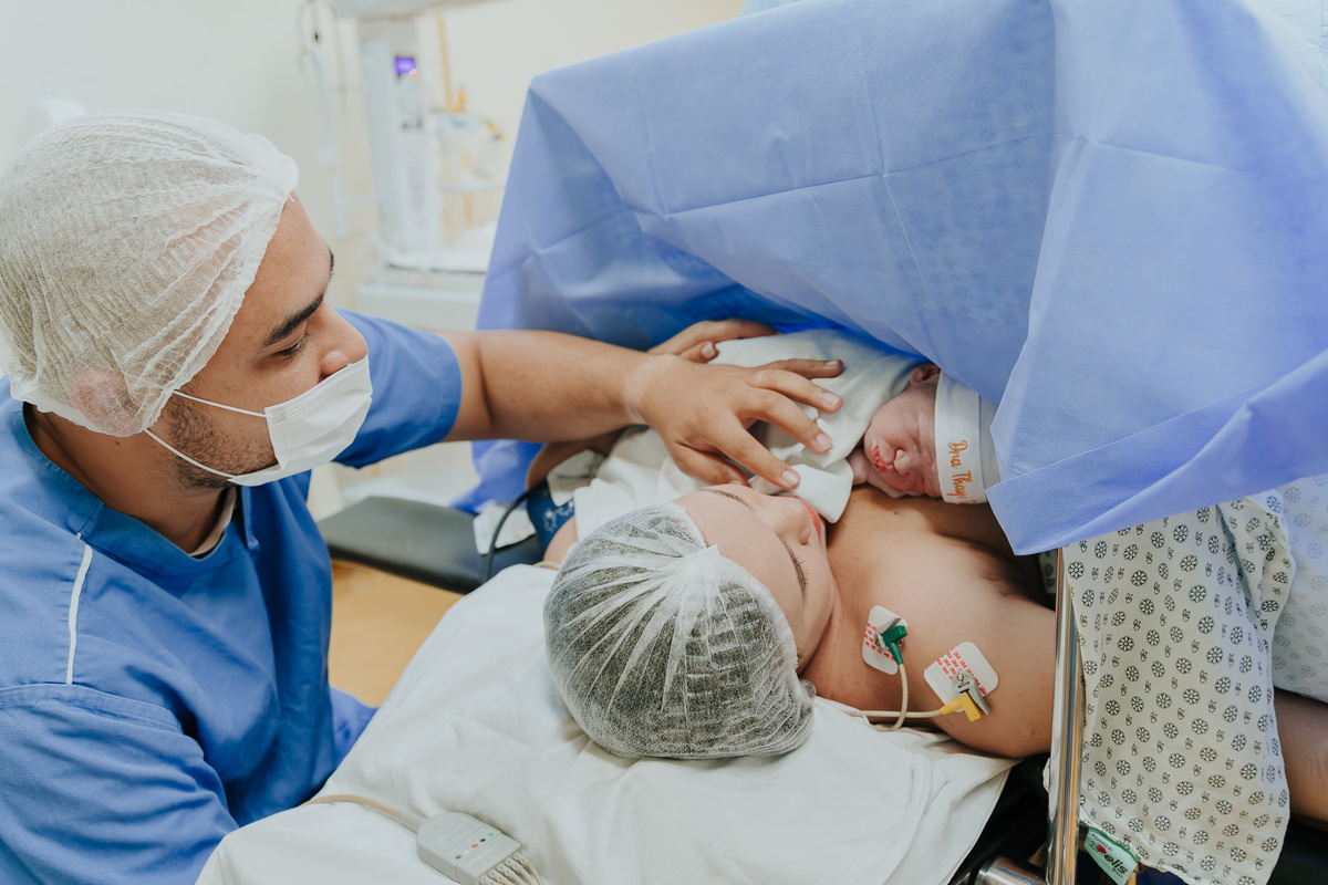 Fotografia de parto Cesária, Filme de parto, nascimento, humanização, vídeo de cesaria, cesariana humanizada, foto de parto Cesaria, parto humanizado, grande vitória, Vitoria Apart Hospital, parto Cesária, Cesária, dr frederico promatre