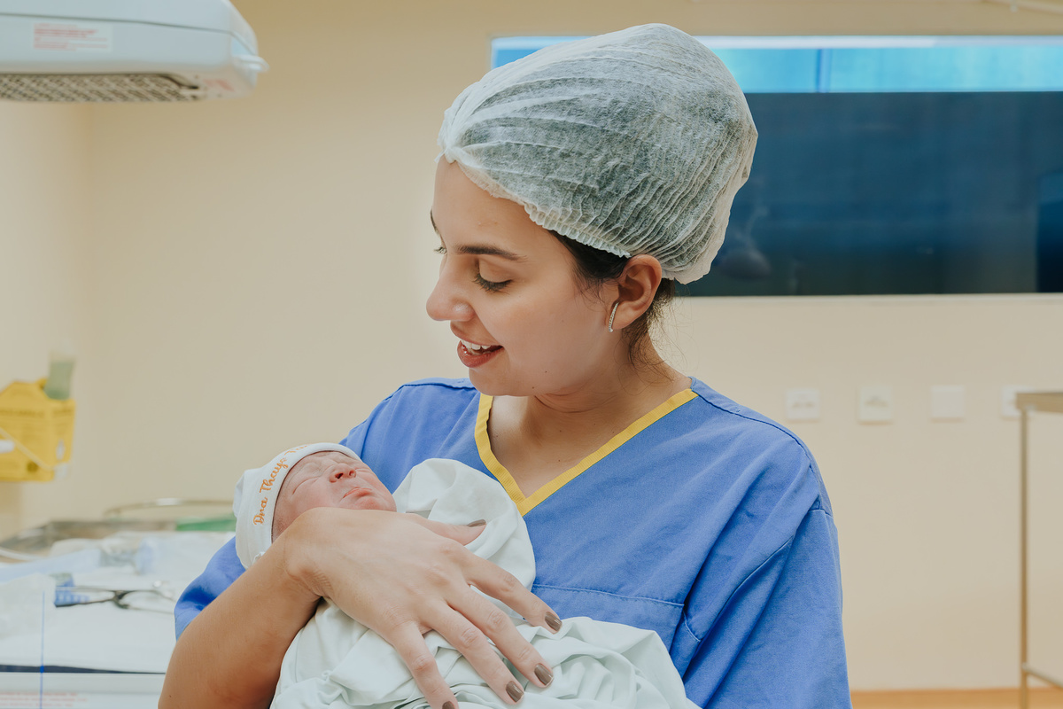 Fotografia de parto Cesária, Filme de parto, nascimento, humanização, vídeo de cesaria, cesariana humanizada, foto de parto Cesaria, parto humanizado, grande vitória, Vitoria Apart Hospital, parto Cesária, Cesária, dr frederico promatre
