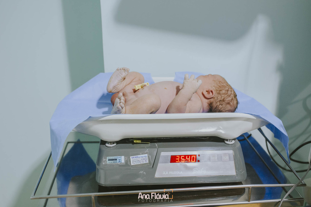 Filmes de parto, filmes de nascimento, ana flavia photography, lifestyle photography, ana flavia, nascimento, humanização, parto normal, cesariana humanizada, doula, vix, birth, parto,  lifestyle, foto de parto, fotografia de parto no es, parto humanizado