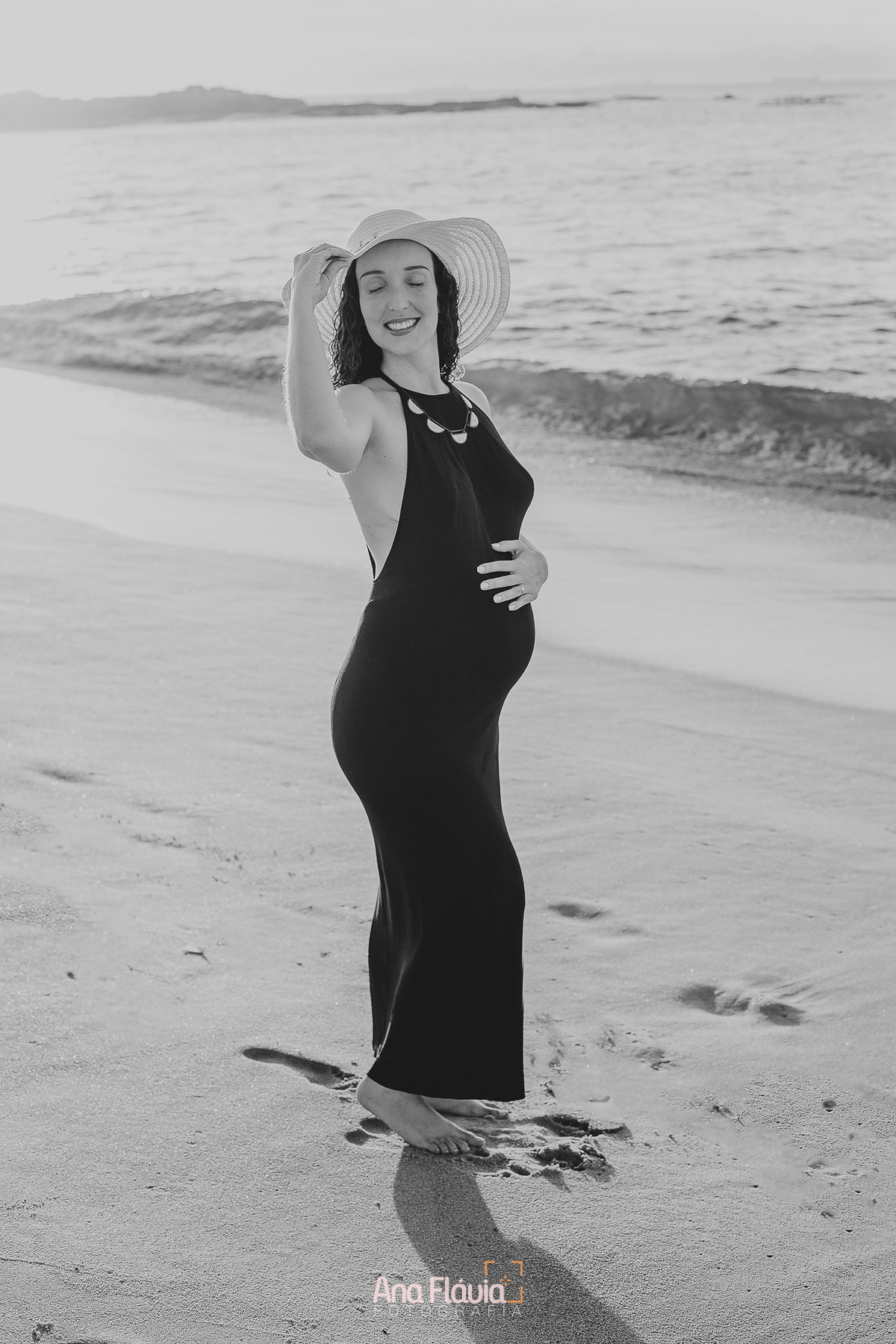 book gestante, gestante, gravida, gravidez, maternidade, ensaio gestante, ilha do frade, vila velha, vitoria,  parto, bebê, recém nascido, 
Ensaio gestante no nascer do sol na praia 