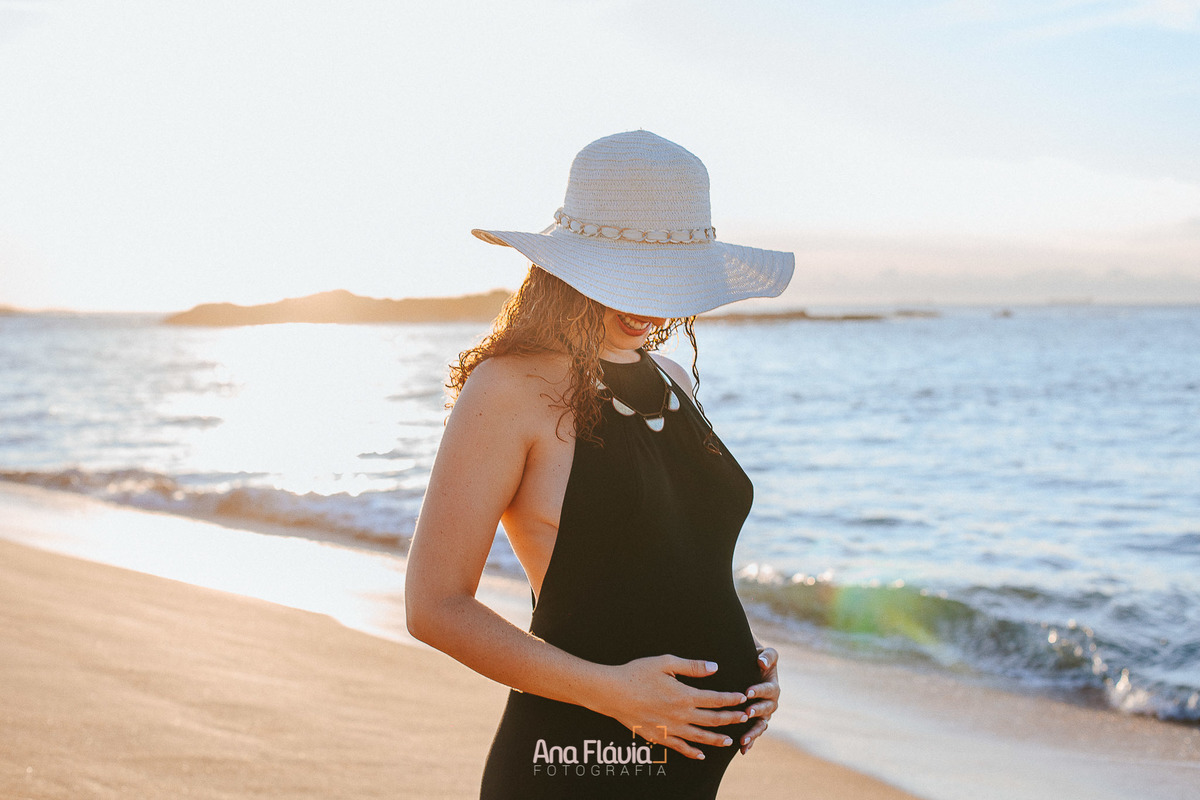 book gestante, gestante, gravida, gravidez, maternidade, ensaio gestante, ilha do frade, vila velha, vitoria,  parto, bebê, recém nascido, 
Ensaio gestante no nascer do sol na praia 