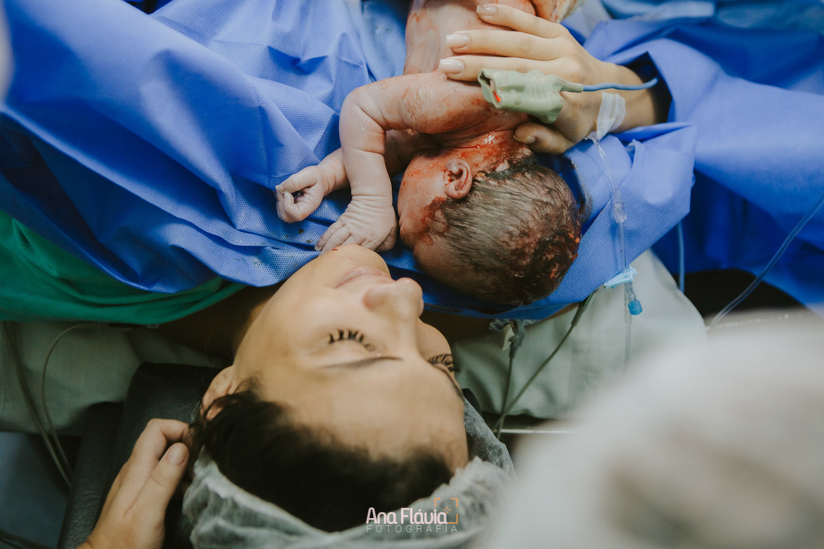 Filmes de parto, filmes de nascimento, ana flavia photography, lifestyle photography, ana flavia, nascimento, humanização, parto normal, cesariana humanizada, doula, vix, birth, parto,  lifestyle, foto de parto, fotografia de parto no es, parto humanizado