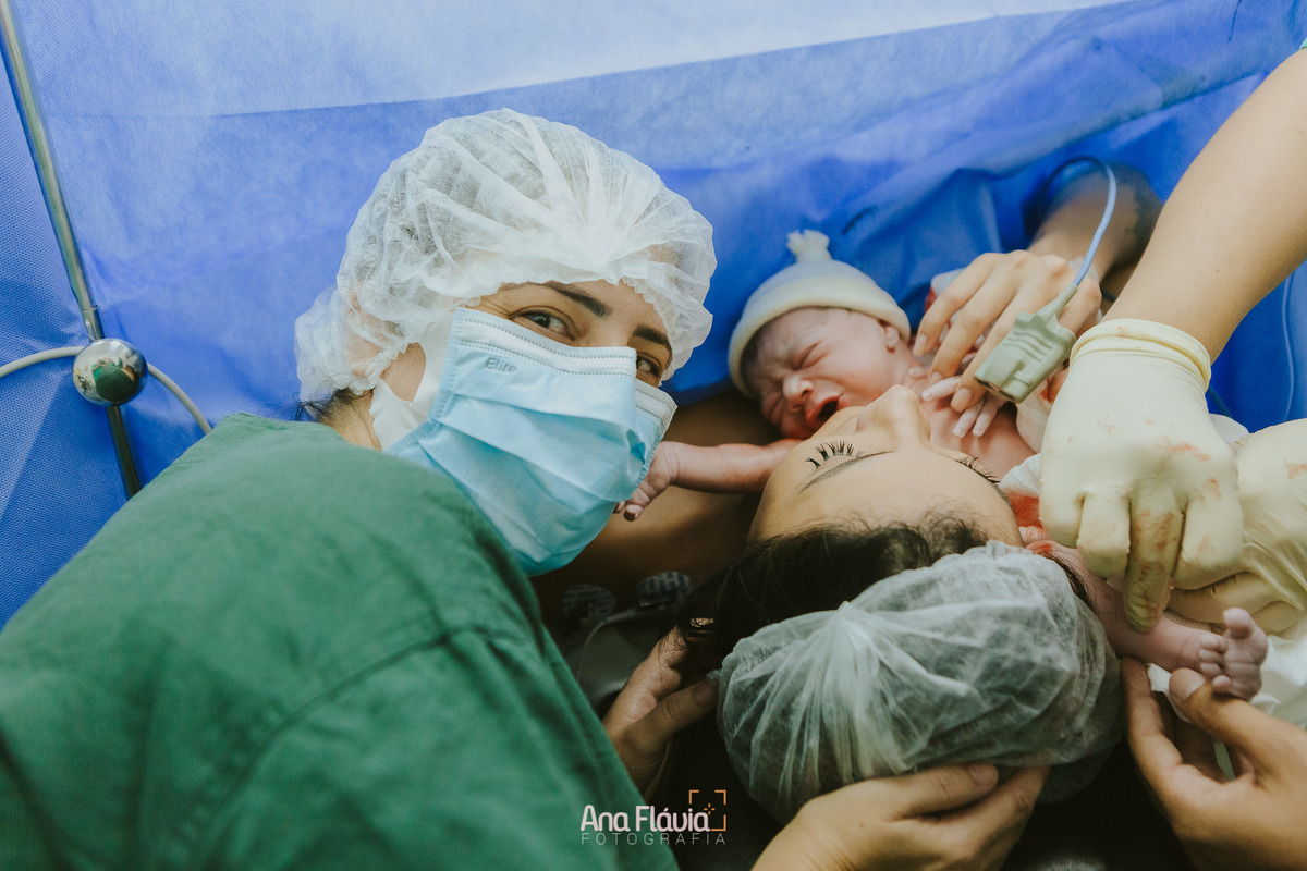 Filmes de parto, filmes de nascimento, ana flavia photography, lifestyle photography, ana flavia, nascimento, humanização, parto normal, cesariana humanizada, doula, vix, birth, parto,  lifestyle, foto de parto, fotografia de parto no es, parto humanizado