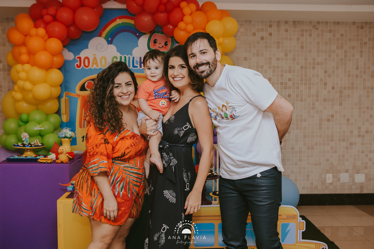 primeiro aniversario, 1aninho, mundo azul, mae de menino, fotografia, babyboy, festa fazendinha, festa de menino, amigos, smashthecake, primeiro aninho, babyfashion, festa de criança, photography, um ano, família, mamãe deprimeira viagem, aniversario cria