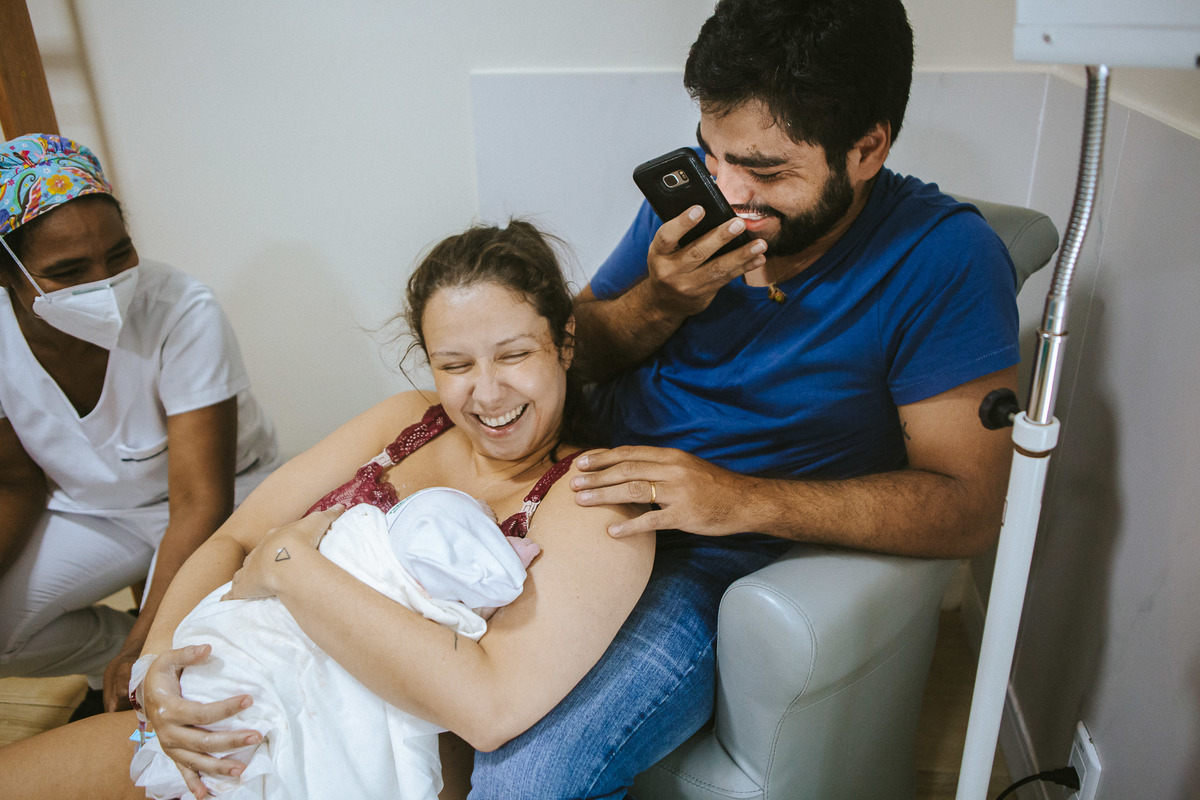 Filmes de parto, filmes de nascimento, nascimento, humanização, parto normal, cesariana humanizada, doula, parto, foto de parto, fotografia de parto no es, parto humanizado, grande vitória, maternidade santa ursula