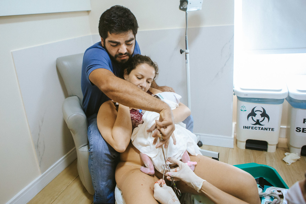 Filmes de parto, filmes de nascimento, nascimento, humanização, parto normal, cesariana humanizada, doula, parto, foto de parto, fotografia de parto no es, parto humanizado, grande vitória, maternidade santa ursula