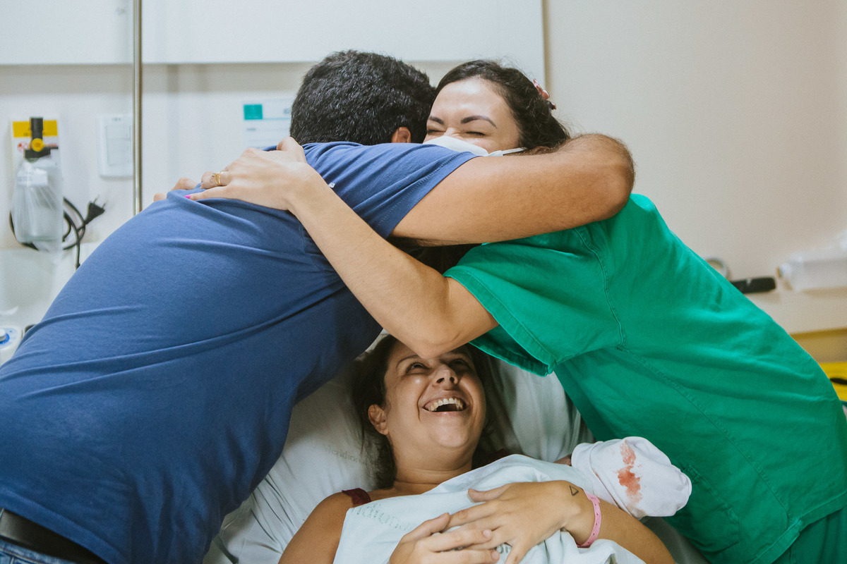 Filmes de parto, filmes de nascimento, nascimento, humanização, parto normal, cesariana humanizada, doula, parto, foto de parto, fotografia de parto no es, parto humanizado, grande vitória, maternidade santa ursula