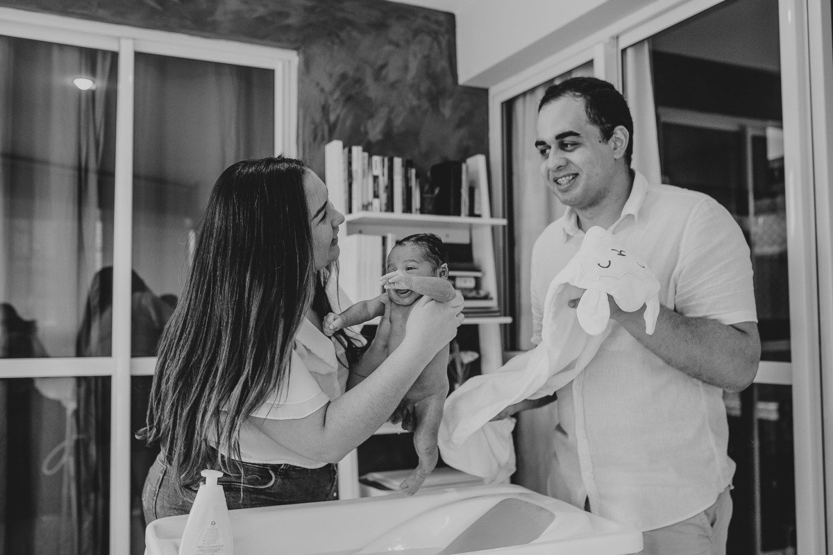 ensaio em casa lifestyle primeiros dias newborn documental vitoria vila velha newbornlifestyle  newborn maternidade fotografia lifestyle bebe ensaio photography babyphoto lifestylephotography foto fotografiadefamilia babysession newbornphotography familia