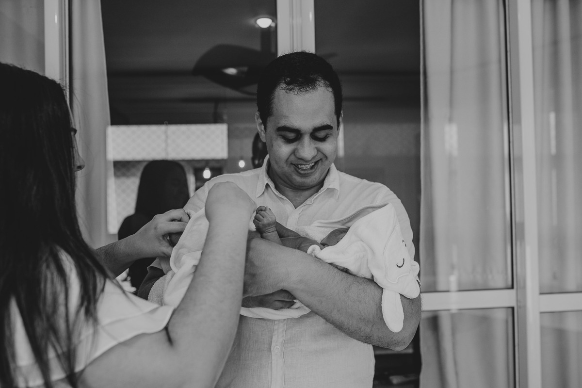 ensaio em casa lifestyle primeiros dias newborn documental vitoria vila velha newbornlifestyle  newborn maternidade fotografia lifestyle bebe ensaio photography babyphoto lifestylephotography foto fotografiadefamilia babysession newbornphotography familia