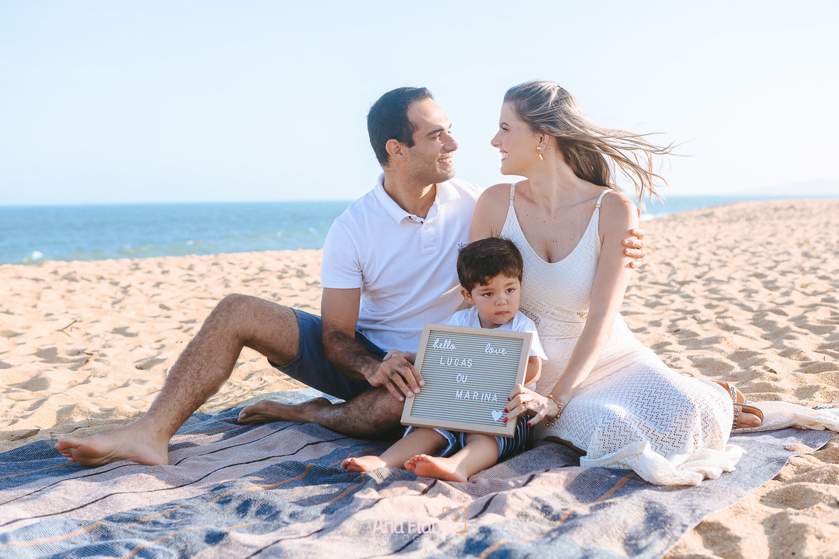 ensaio fotográfico revelação de gravidez, praia, vila velha, vitoria
