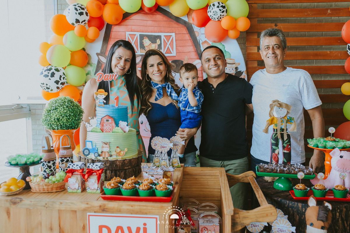primeiro aniversario, 1aninho, mundo azul, mae de menino, fotografia, babyboy, festa fazendinha, festa de menino, amigos, smashthecake, primeiro aninho, babyfashion, festa de criança, photography, um ano, família, mamãe deprimeira viagem, aniversario cria