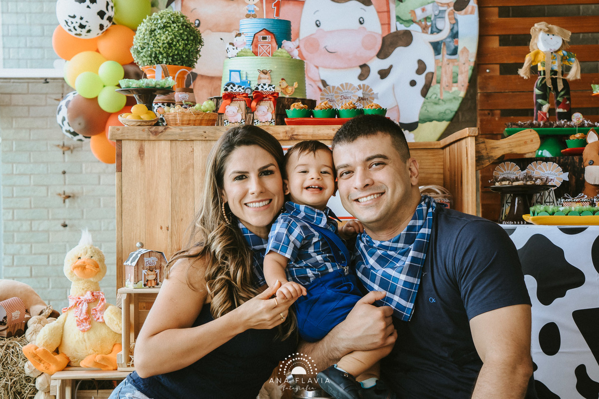 primeiro aniversario, 1aninho, mundo azul, mae de menino, fotografia, babyboy, festa fazendinha, festa de menino, amigos, smashthecake, primeiro aninho, babyfashion, festa de criança, photography, um ano, família, mamãe deprimeira viagem, aniversario cria