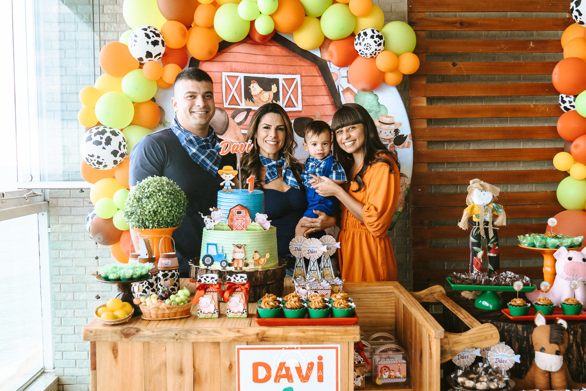 primeiro aniversario, 1aninho, mundo azul, mae de menino, fotografia, babyboy, festa fazendinha, festa de menino, amigos, smashthecake, primeiro aninho, babyfashion, festa de criança, photography, um ano, família, mamãe deprimeira viagem, aniversario cria