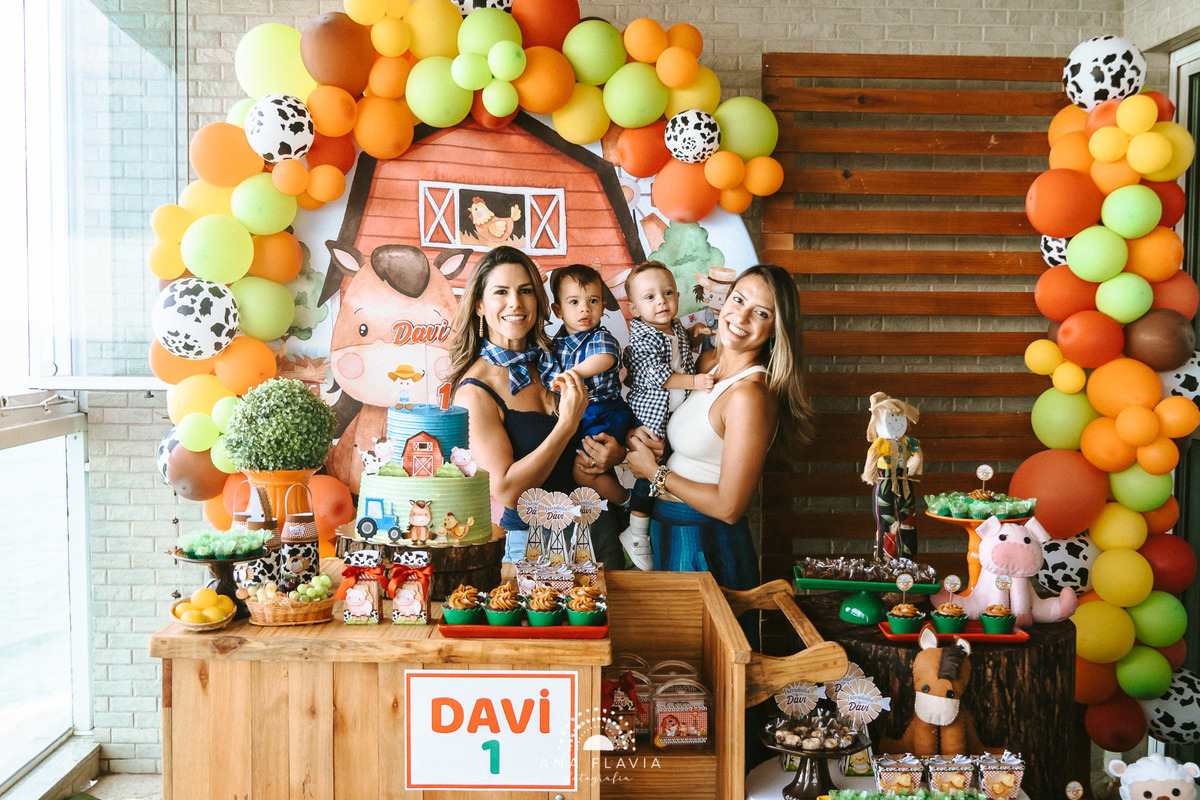 primeiro aniversario, 1aninho, mundo azul, mae de menino, fotografia, babyboy, festa fazendinha, festa de menino, amigos, smashthecake, primeiro aninho, babyfashion, festa de criança, photography, um ano, família, mamãe deprimeira viagem, aniversario cria