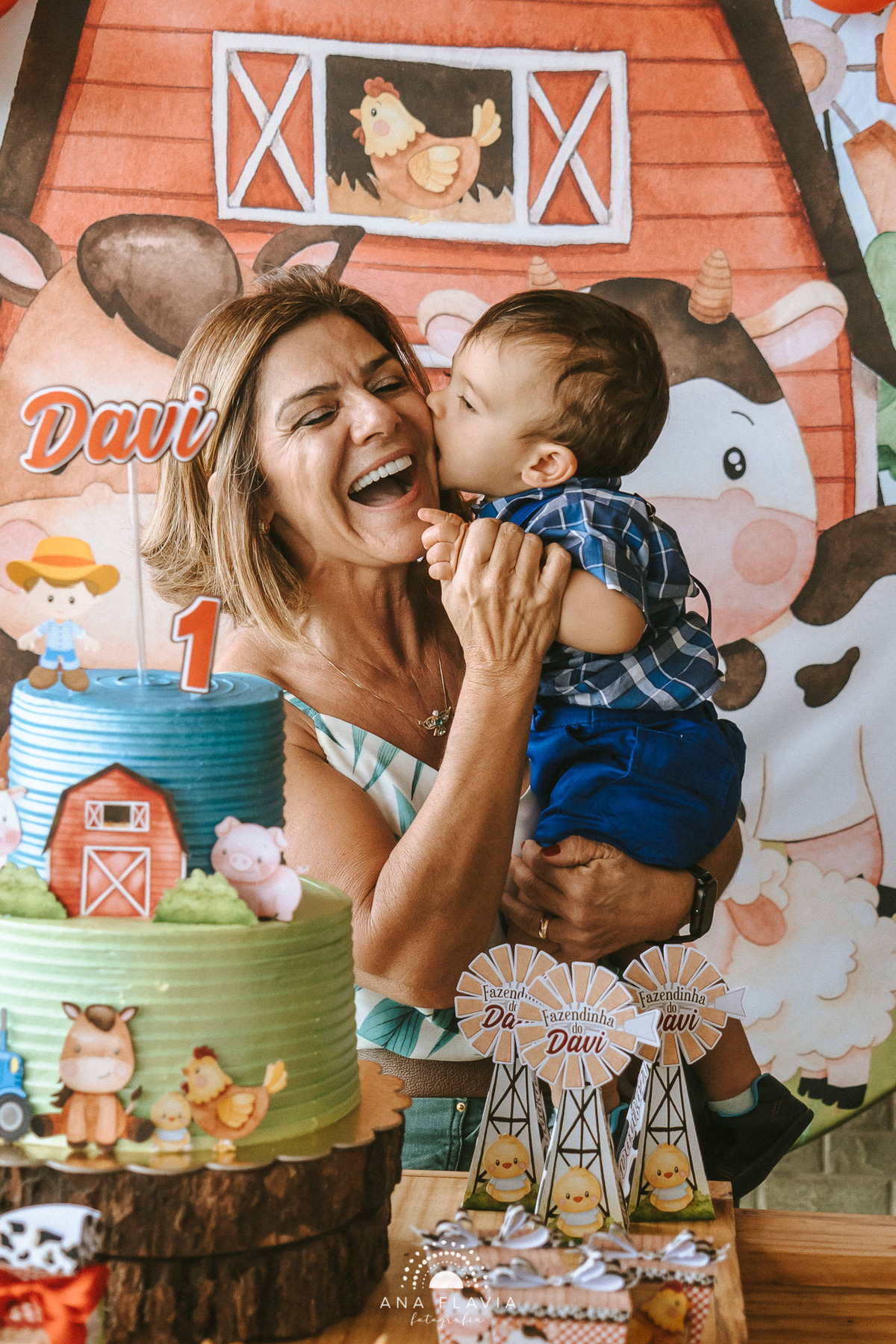 primeiro aniversario, 1aninho, mundo azul, mae de menino, fotografia, babyboy, festa fazendinha, festa de menino, amigos, smashthecake, primeiro aninho, babyfashion, festa de criança, photography, um ano, família, mamãe deprimeira viagem, aniversario cria