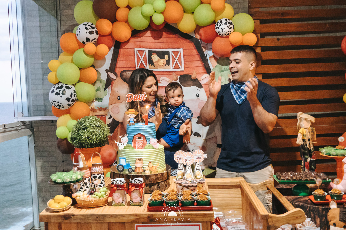 primeiro aniversario, 1aninho, mundo azul, mae de menino, fotografia, babyboy, festa fazendinha, festa de menino, amigos, smashthecake, primeiro aninho, babyfashion, festa de criança, photography, um ano, família, mamãe deprimeira viagem, aniversario cria