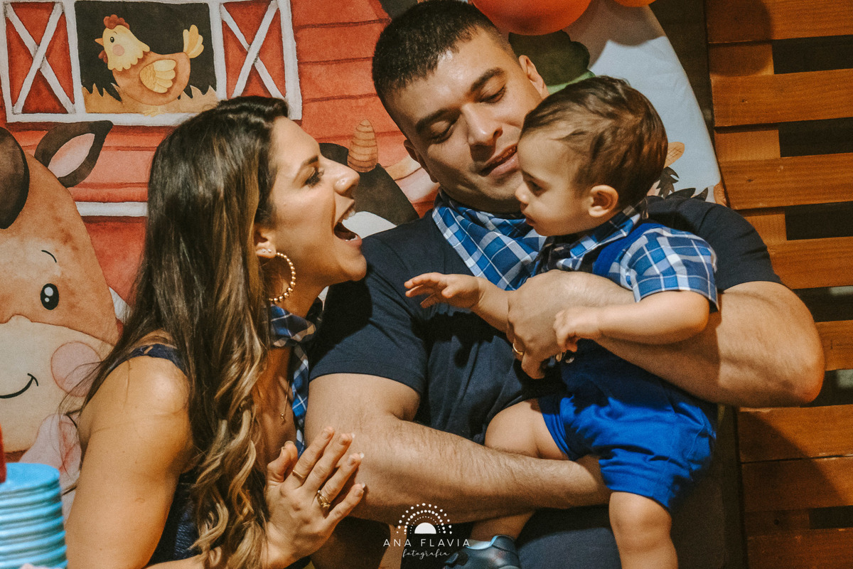 primeiro aniversario, 1aninho, mundo azul, mae de menino, fotografia, babyboy, festa fazendinha, festa de menino, amigos, smashthecake, primeiro aninho, babyfashion, festa de criança, photography, um ano, família, mamãe deprimeira viagem, aniversario cria