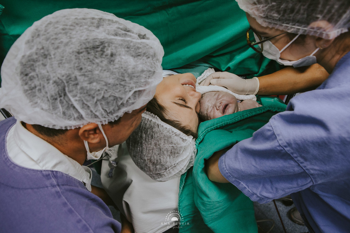 Fotografia de parto vila velha, filmes de nascimento, nascimento, humanização, parto normal, cesariana humanizada, doula, parto, foto de parto, fotografia de parto em vitoria, parto humanizado, grande vitória, hospital vila velha