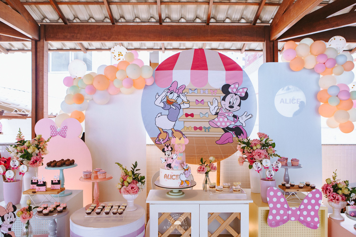 aniversario, 3 anos, mundo rosa, mae de menina, fotografia, babygril, festa mine, festa de menina, amigos, smashthecake, primeiro aninho, babyfashion, festa de criança, photography, um ano, família, mamãe de primeira viagem, festa em casa,