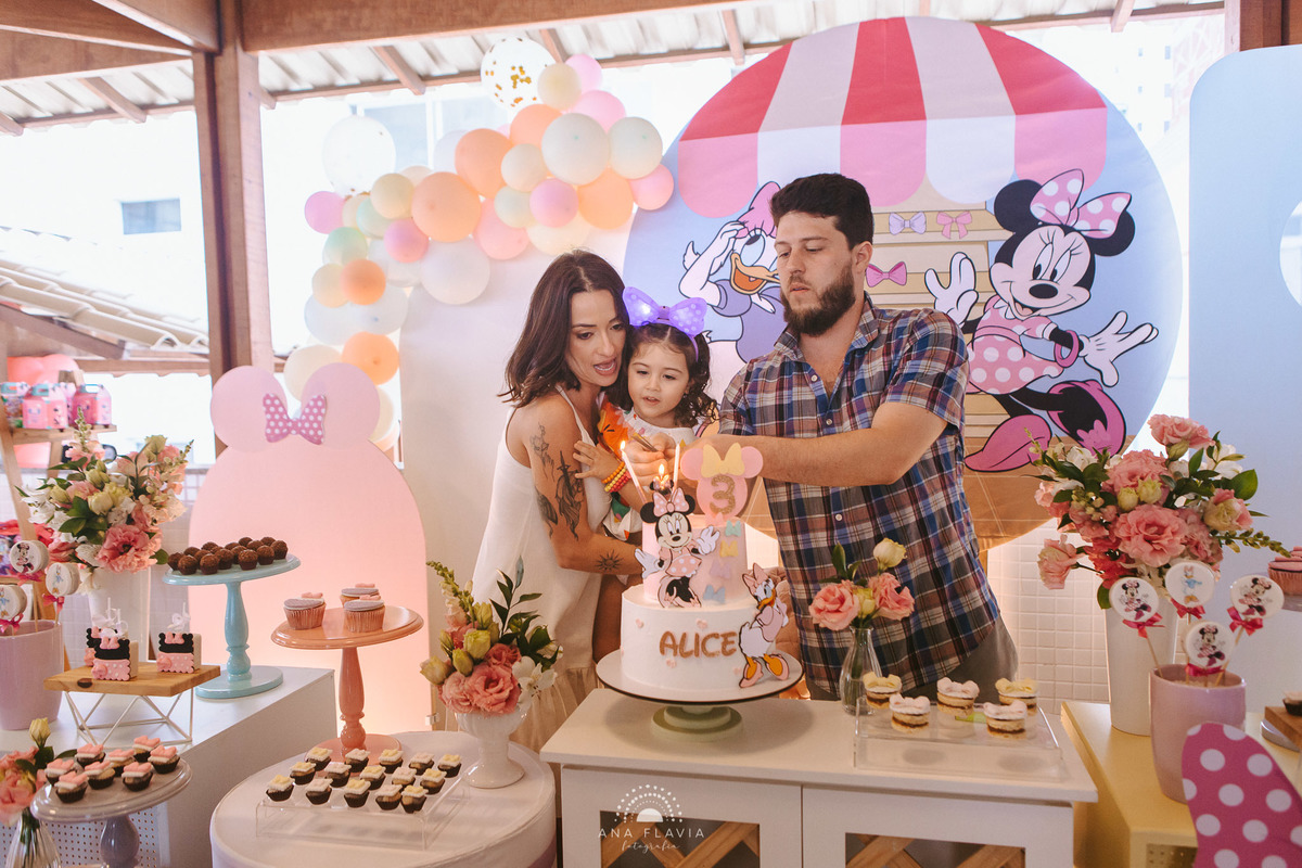 aniversario, 3 anos, mundo rosa, mae de menina, fotografia, babygril, festa mine, festa de menina, amigos, smashthecake, primeiro aninho, babyfashion, festa de criança, photography, um ano, família, mamãe de primeira viagem, festa em casa,