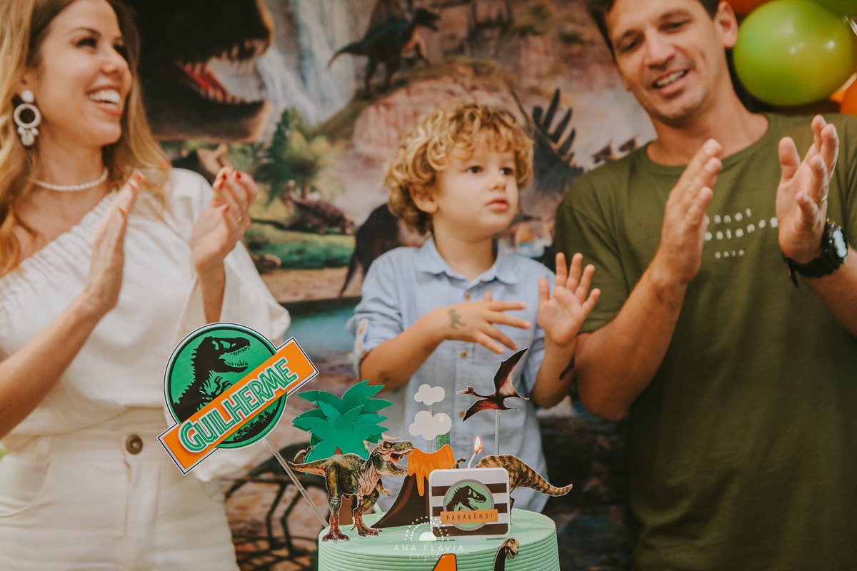 aniversario, 4 anos, mundo azul, mae de menino, fotografia, babyboy, festa dinossauro, festa de menino, amigos, smashthecake, primeiro aninho, festa de criança, photography, família, mamãe de primeira viagem, tema dinossauro