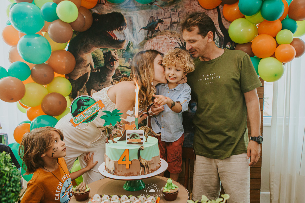 aniversario, 4 anos, mundo azul, mae de menino, fotografia, babyboy, festa dinossauro, festa de menino, amigos, smashthecake, primeiro aninho, festa de criança, photography, família, mamãe de primeira viagem, tema dinossauro