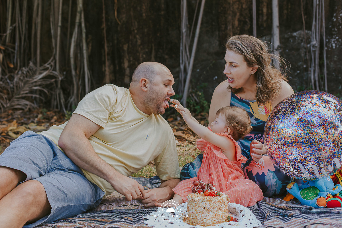 aniversario, 1 anos, mundo rosa, mae de menina, fotografia, babygril, festa patati patata, festa de menina, amigos, smashthecake, primeiro aninho, babyfashion, festa de criança, photography, um ano, família, mamãe de primeira viagem, festa em casa,