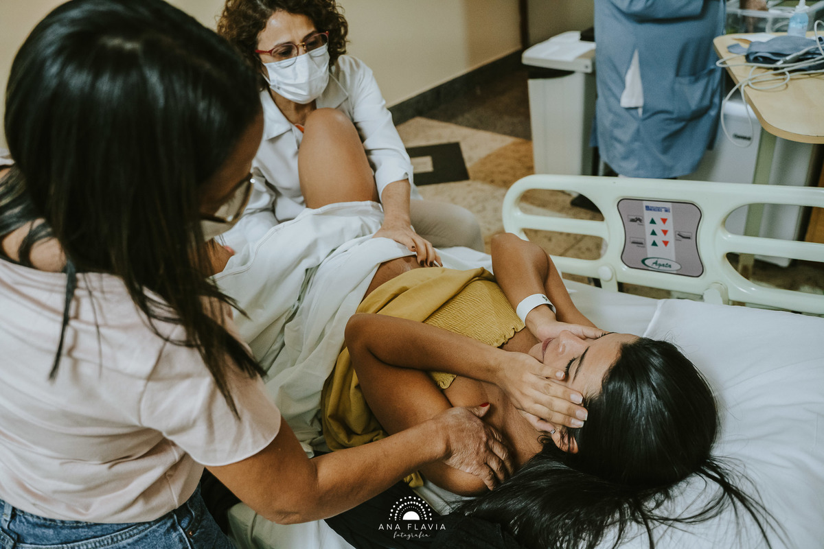 Filmes de parto, filmes de nascimento, nascimento, humanização, parto normal, cesariana humanizada, doula, parto, foto de parto, fotografia de parto no es, parto humanizado, grande vitória, apart hospital