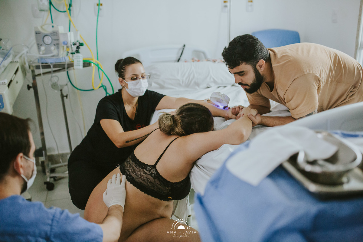 Fotografia de parto vila velha, filmes de nascimento, nascimento, humanização, parto normal, cesariana humanizada, doula, parto, foto de parto, fotografia de parto vitoria, parto humanizado, grande vitória, hospital santa monica
video de parto filme parto