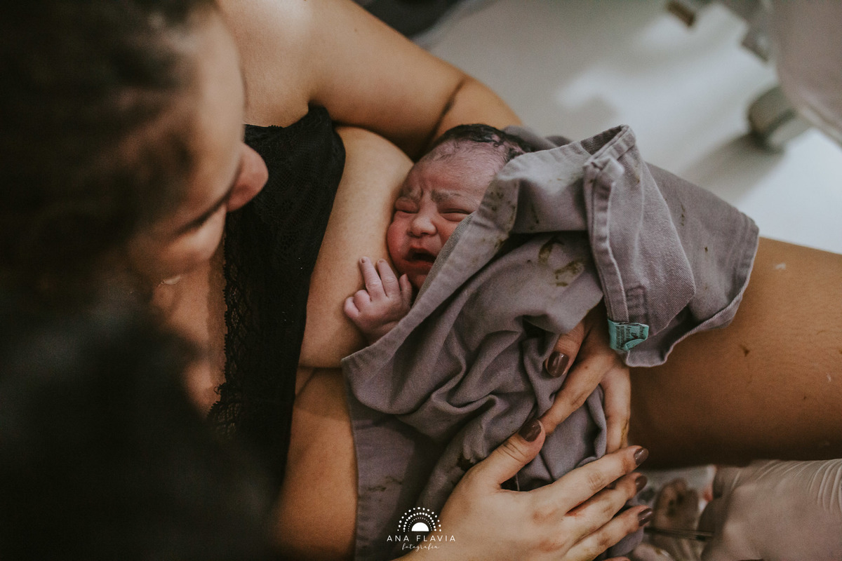 Fotografia de parto vila velha, filmes de nascimento, nascimento, humanização, parto normal, cesariana humanizada, doula, parto, foto de parto, fotografia de parto vitoria, parto humanizado, grande vitória, hospital santa monica
video de parto filme parto