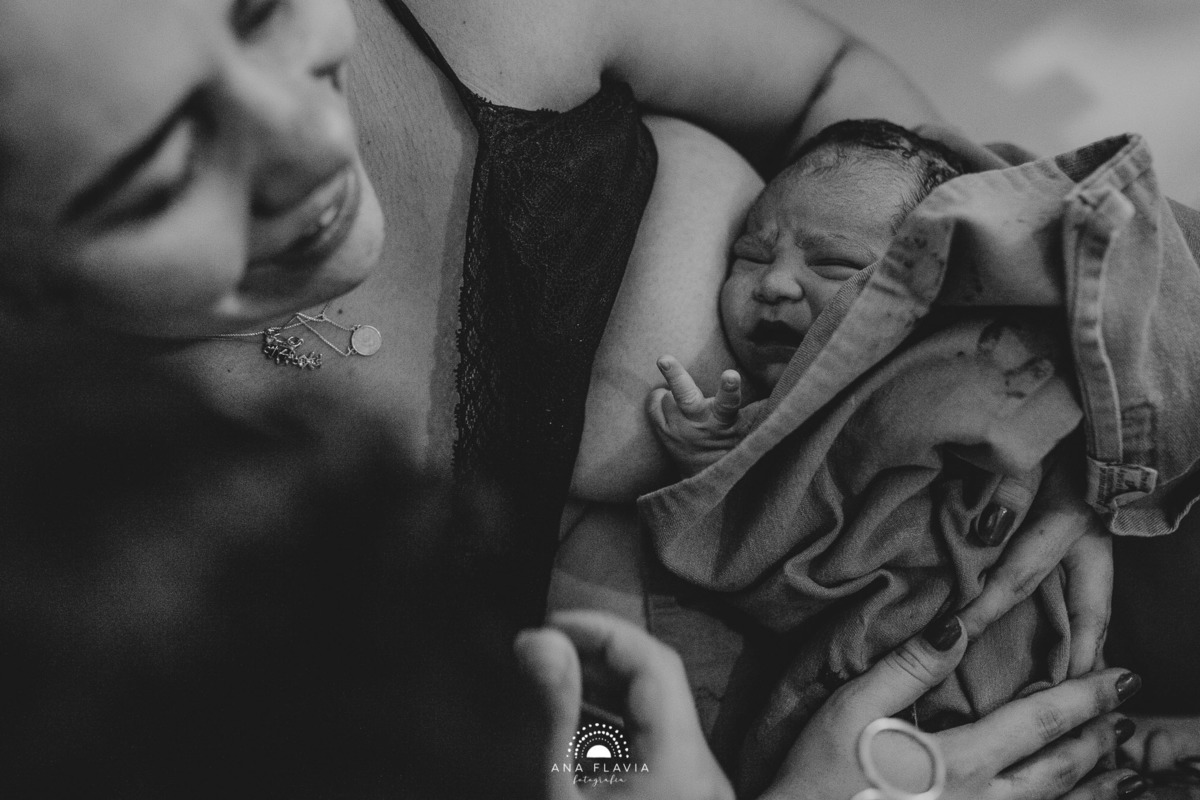 Fotografia de parto vila velha, filmes de nascimento, nascimento, humanização, parto normal, cesariana humanizada, doula, parto, foto de parto, fotografia de parto vitoria, parto humanizado, grande vitória, hospital santa monica
video de parto filme parto