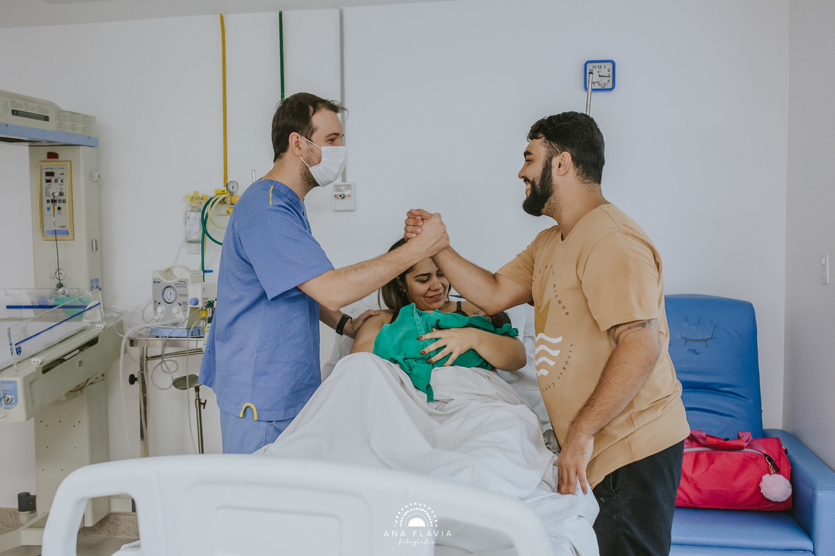 Fotografia de parto vila velha, filmes de nascimento, nascimento, humanização, parto normal, cesariana humanizada, doula, parto, foto de parto, fotografia de parto vitoria, parto humanizado, grande vitória, hospital santa monica
video de parto filme parto