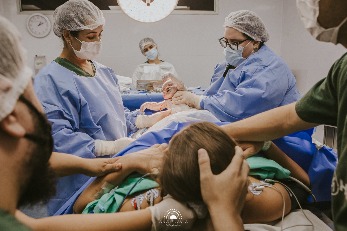 Filmes de parto, filmes de nascimento, nascimento, humanização, parto normal, cesariana humanizada, doula, parto, foto de parto, fotografia de parto no es, parto humanizado, grande vitória, maternidade santa ursula