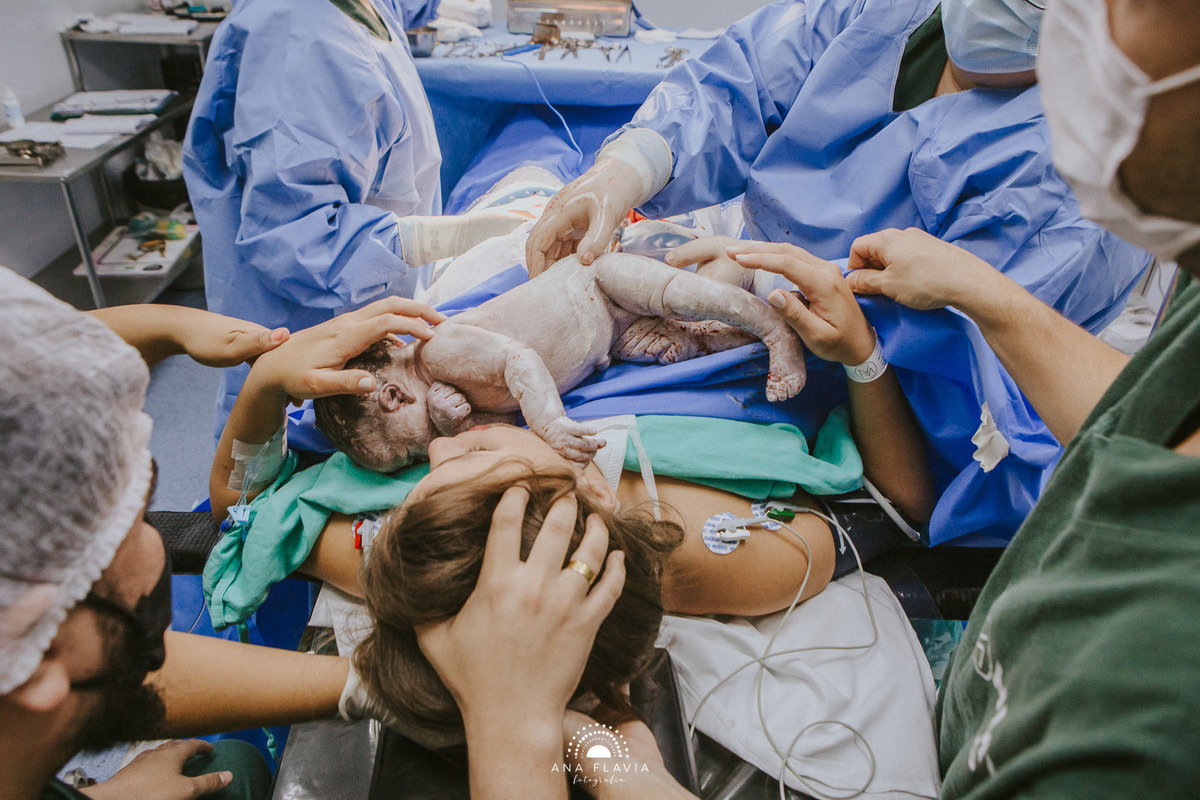 Filmes de parto, filmes de nascimento, nascimento, humanização, parto normal, cesariana humanizada, doula, parto, foto de parto, fotografia de parto no es, parto humanizado, grande vitória, maternidade santa ursula